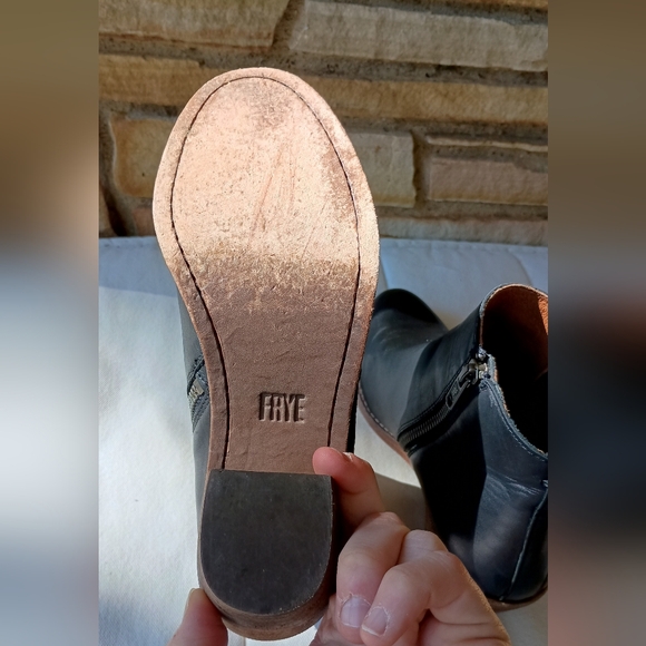 Frye Black Leather Ankle Boots_6.5 - Picture 7 of 11